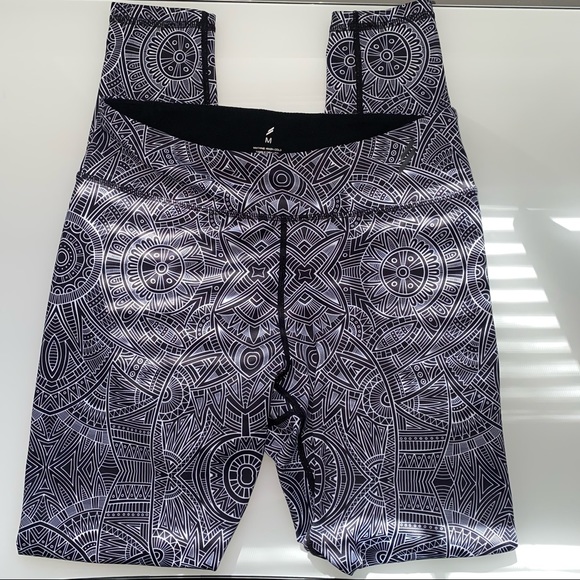 Do You Even Black and White Aztec Leggings - Picture 4 of 8
